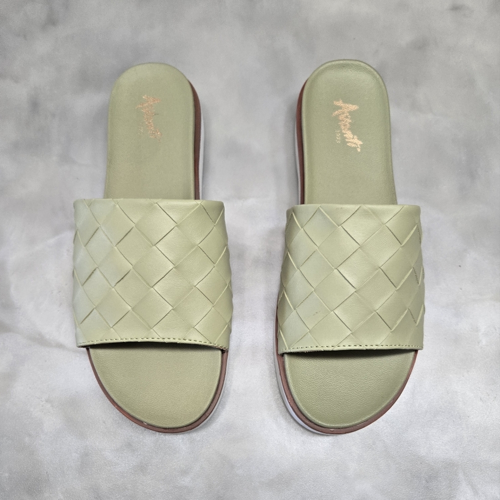 Avanti Basket Sage Hand Crafted Vegan Slide Sandals. Size 10